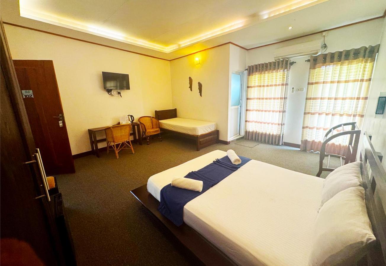 Nico Lagoon Hotel Negombo Exterior foto